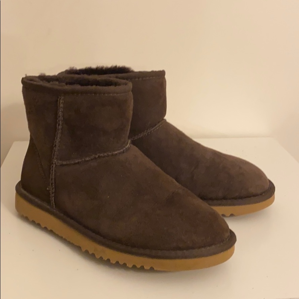 EUC UGG Classic ankle boots Sz 5